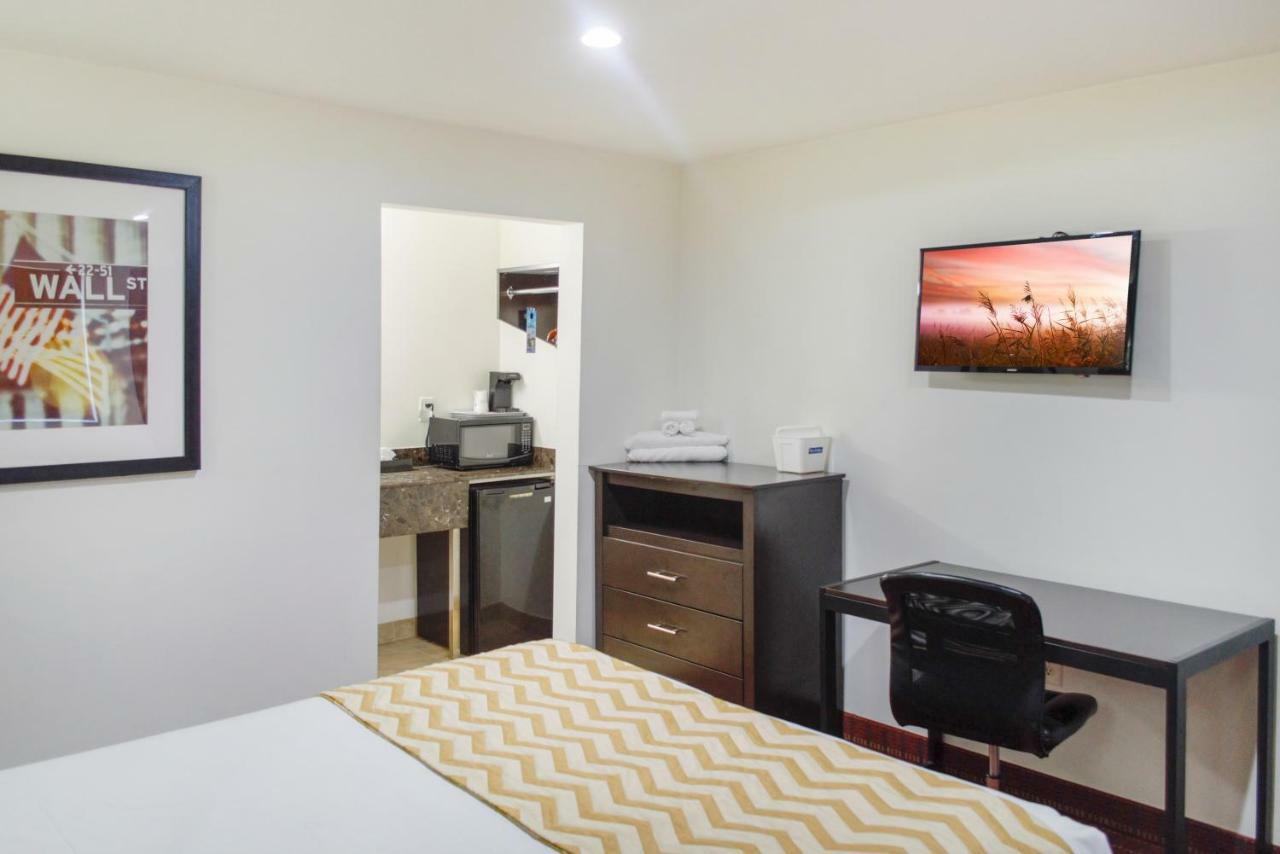 Lodge Travelodge By Wyndham Manhasset