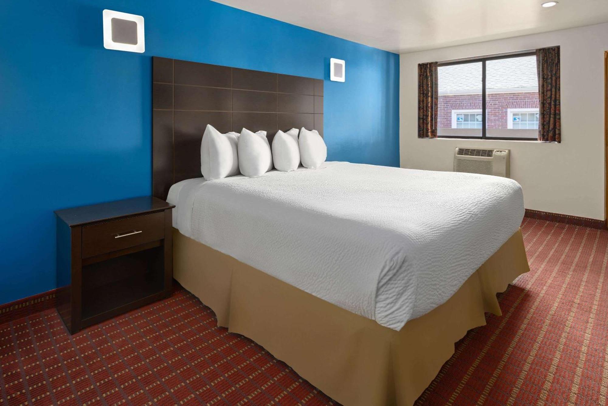 Travelodge By Wyndham *