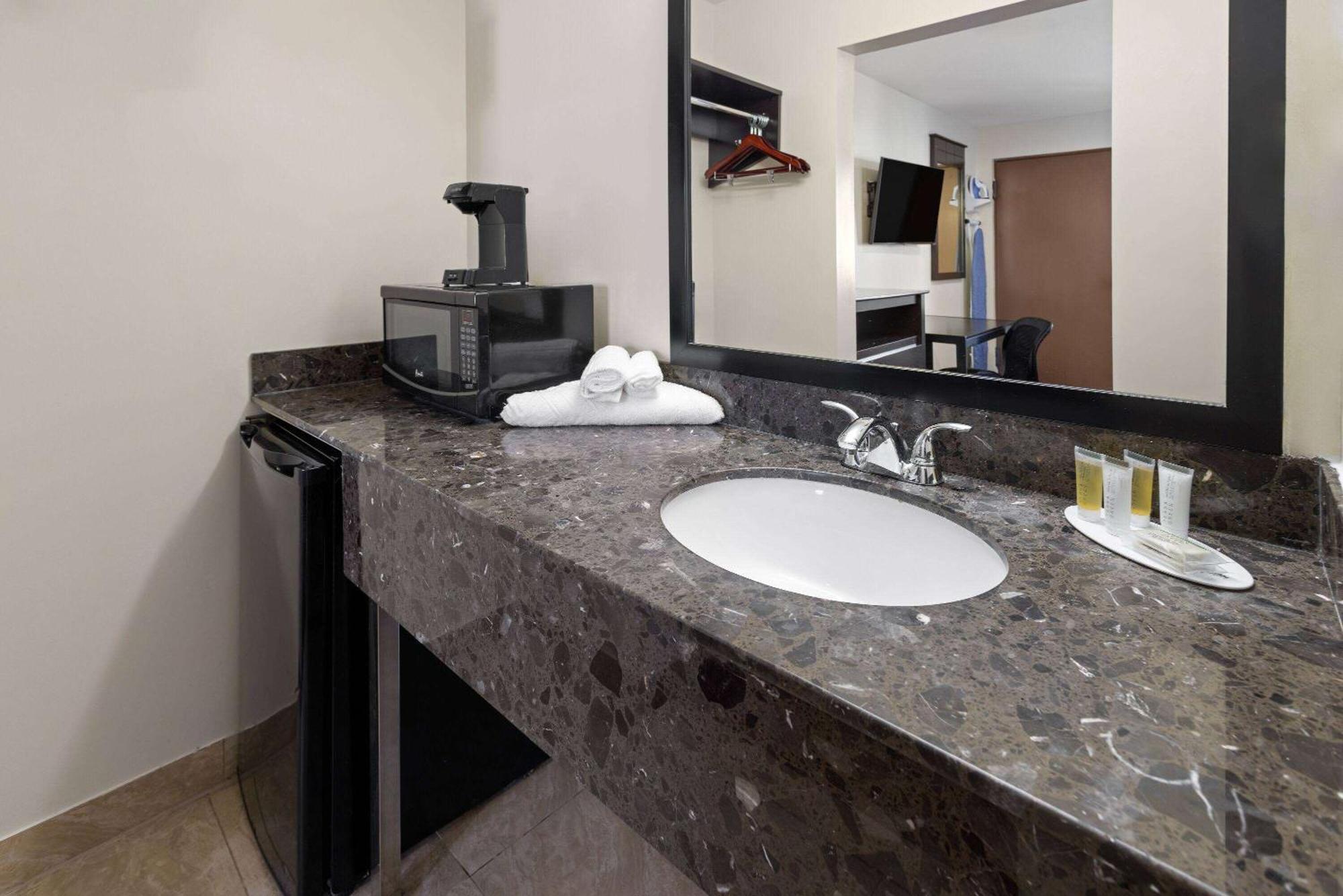 Lodge Travelodge By Wyndham