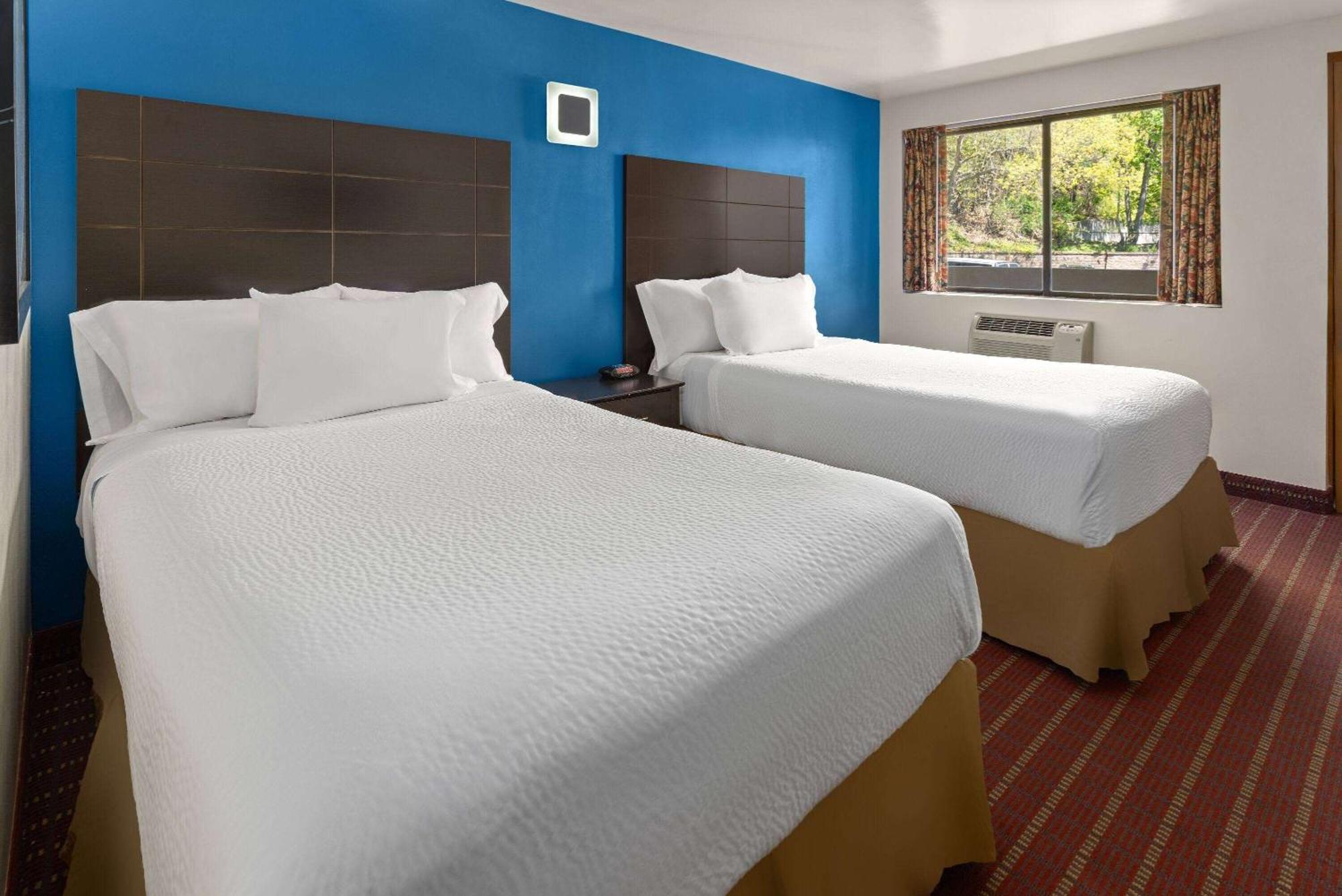 Lodge Travelodge By Wyndham Manhasset
